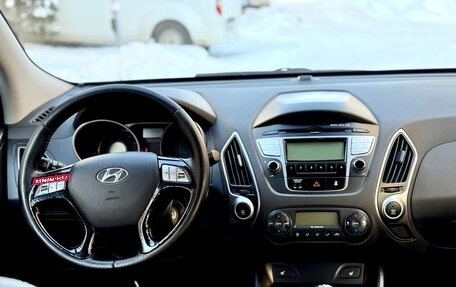Hyundai ix35 I рестайлинг, 2013 год, 950 000 рублей, 10 фотография