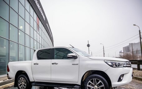 Toyota Hilux VIII, 2015 год, 3 038 000 рублей, 7 фотография