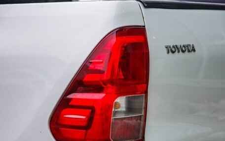 Toyota Hilux VIII, 2015 год, 3 038 000 рублей, 11 фотография