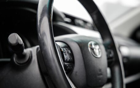 Toyota Hilux VIII, 2015 год, 3 038 000 рублей, 14 фотография