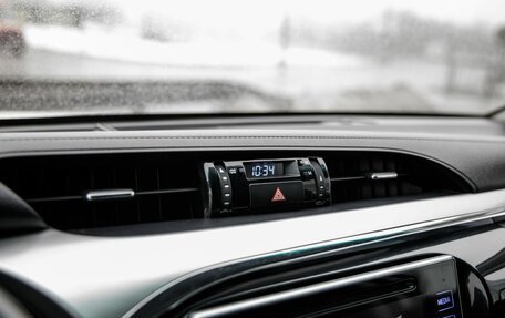 Toyota Hilux VIII, 2015 год, 3 038 000 рублей, 17 фотография