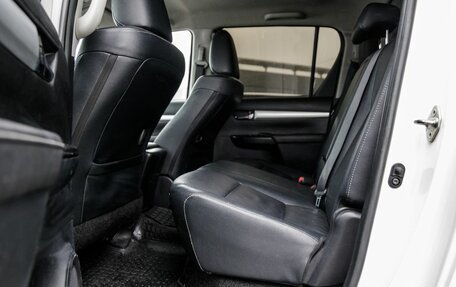 Toyota Hilux VIII, 2015 год, 3 038 000 рублей, 22 фотография