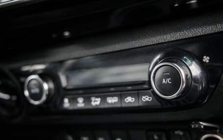 Toyota Hilux VIII, 2015 год, 3 038 000 рублей, 26 фотография