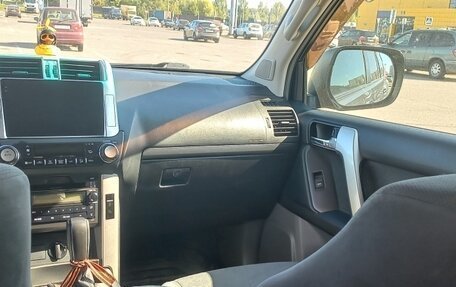 Toyota Land Cruiser Prado 150 рестайлинг 2, 2013 год, 3 200 000 рублей, 8 фотография