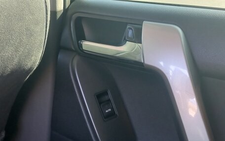 Toyota Land Cruiser Prado 150 рестайлинг 2, 2013 год, 3 200 000 рублей, 9 фотография