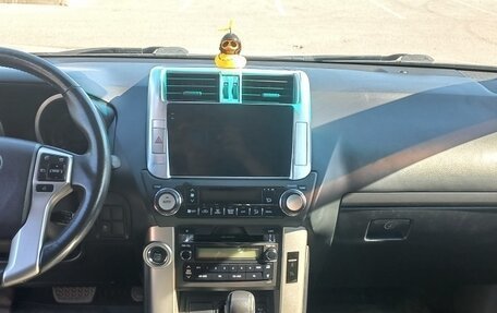 Toyota Land Cruiser Prado 150 рестайлинг 2, 2013 год, 3 200 000 рублей, 7 фотография