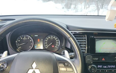 Mitsubishi Outlander III рестайлинг 3, 2013 год, 1 480 000 рублей, 7 фотография