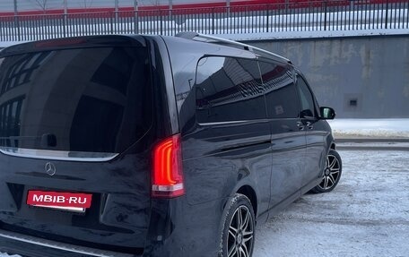 Mercedes-Benz V-Класс, 2017 год, 7 650 000 рублей, 3 фотография