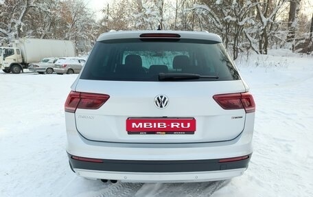 Volkswagen Tiguan II, 2018 год, 2 850 000 рублей, 6 фотография