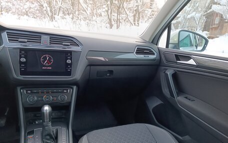 Volkswagen Tiguan II, 2018 год, 2 850 000 рублей, 26 фотография