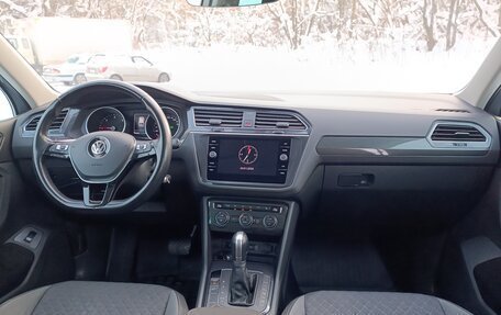 Volkswagen Tiguan II, 2018 год, 2 850 000 рублей, 24 фотография