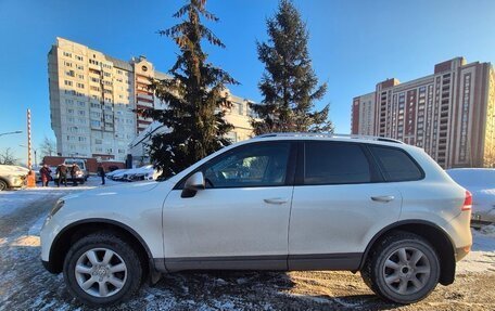Volkswagen Touareg III, 2010 год, 1 650 000 рублей, 2 фотография