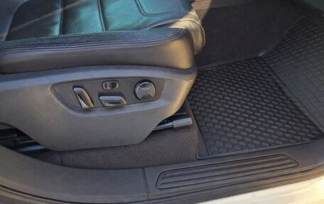 Volkswagen Touareg III, 2010 год, 1 650 000 рублей, 10 фотография