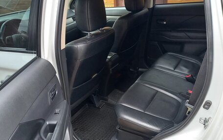 Mitsubishi Outlander III рестайлинг 3, 2012 год, 1 250 000 рублей, 7 фотография