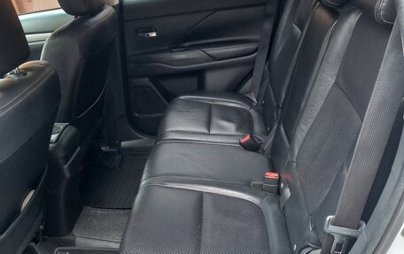 Mitsubishi Outlander III рестайлинг 3, 2012 год, 1 250 000 рублей, 8 фотография