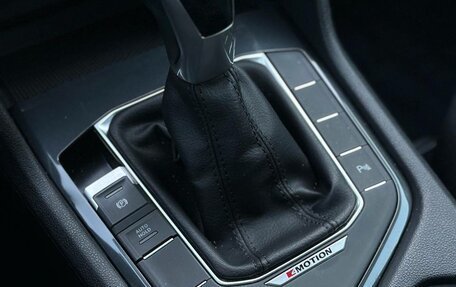 Volkswagen Tiguan II, 2021 год, 3 270 000 рублей, 16 фотография