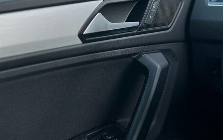 Volkswagen Tiguan II, 2021 год, 3 270 000 рублей, 21 фотография