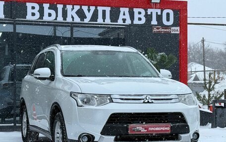 Mitsubishi Outlander III рестайлинг 3, 2014 год, 1 450 000 рублей, 3 фотография