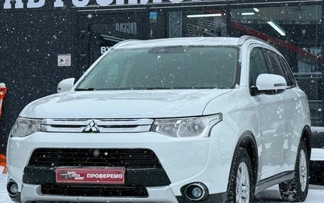 Mitsubishi Outlander III рестайлинг 3, 2014 год, 1 450 000 рублей, 5 фотография