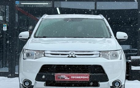 Mitsubishi Outlander III рестайлинг 3, 2014 год, 1 450 000 рублей, 4 фотография