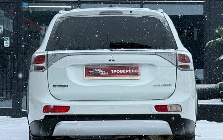 Mitsubishi Outlander III рестайлинг 3, 2014 год, 1 450 000 рублей, 10 фотография