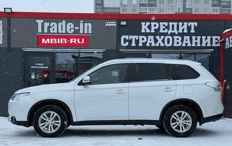 Mitsubishi Outlander III рестайлинг 3, 2014 год, 1 450 000 рублей, 7 фотография