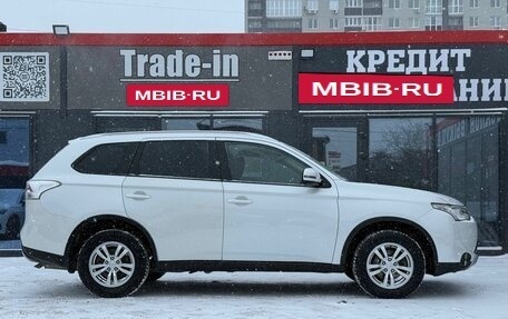 Mitsubishi Outlander III рестайлинг 3, 2014 год, 1 450 000 рублей, 13 фотография