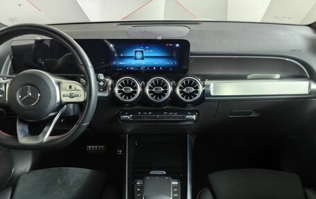 Mercedes-Benz GLB, 2021 год, 4 350 000 рублей, 15 фотография