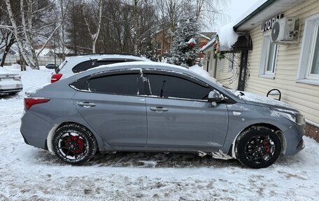 Hyundai Solaris II рестайлинг, 2017 год, 770 000 рублей, 2 фотография