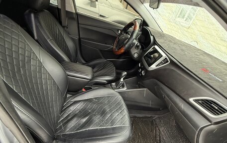 Hyundai Solaris II рестайлинг, 2017 год, 770 000 рублей, 5 фотография