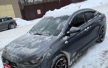 Hyundai Solaris II рестайлинг, 2017 год, 770 000 рублей, 3 фотография