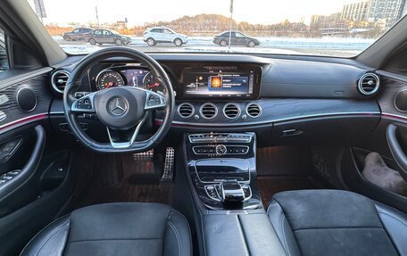 Mercedes-Benz E-Класс, 2017 год, 3 350 000 рублей, 21 фотография