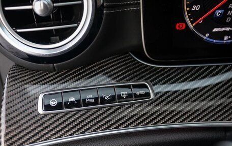 Mercedes-Benz E-Класс AMG, 2018 год, 6 450 000 рублей, 27 фотография