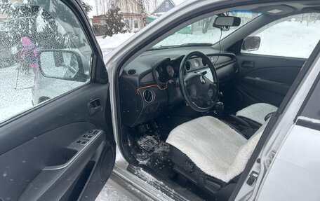 Mitsubishi Outlander III рестайлинг 3, 2002 год, 550 000 рублей, 10 фотография