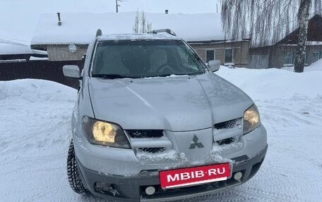 Mitsubishi Outlander III рестайлинг 3, 2002 год, 550 000 рублей, 9 фотография