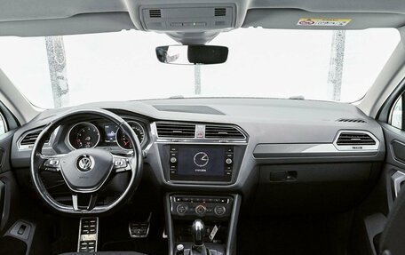 Volkswagen Tiguan II, 2019 год, 2 649 000 рублей, 12 фотография