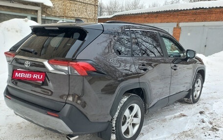 Toyota RAV4, 2019 год, 3 150 000 рублей, 4 фотография