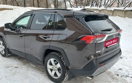 Toyota RAV4, 2019 год, 3 150 000 рублей, 8 фотография