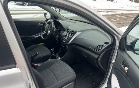 Hyundai Solaris II рестайлинг, 2014 год, 700 000 рублей, 4 фотография