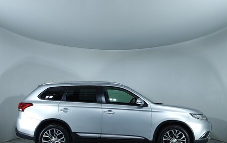 Mitsubishi Outlander III рестайлинг 3, 2018 год, 1 947 000 рублей, 4 фотография