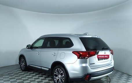 Mitsubishi Outlander III рестайлинг 3, 2018 год, 1 947 000 рублей, 8 фотография
