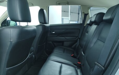 Mitsubishi Outlander III рестайлинг 3, 2018 год, 1 947 000 рублей, 24 фотография