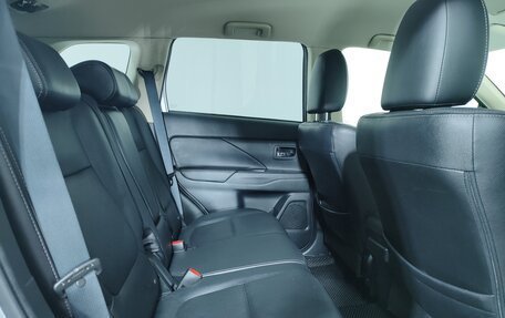 Mitsubishi Outlander III рестайлинг 3, 2018 год, 1 947 000 рублей, 23 фотография