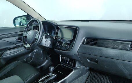 Mitsubishi Outlander III рестайлинг 3, 2018 год, 1 947 000 рублей, 21 фотография