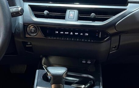 Lexus UX I, 2022 год, 2 740 355 рублей, 17 фотография