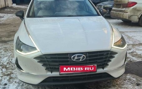 Hyundai Sonata VIII, 2021 год, 1 995 000 рублей, 1 фотография