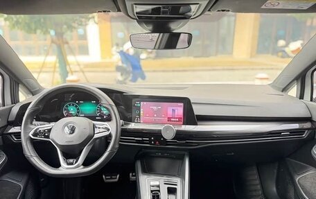 Volkswagen Golf VIII, 2023 год, 1 700 600 рублей, 6 фотография