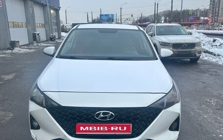 Hyundai Solaris II рестайлинг, 2021 год, 1 300 000 рублей, 1 фотография