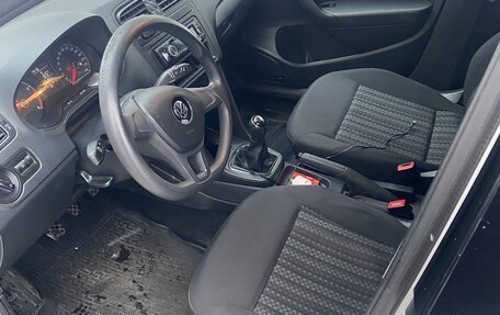 Volkswagen Polo VI (EU Market), 2018 год, 900 000 рублей, 5 фотография