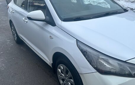 Hyundai Solaris II рестайлинг, 2021 год, 1 300 000 рублей, 6 фотография